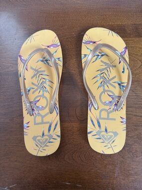Roxy flip-flops